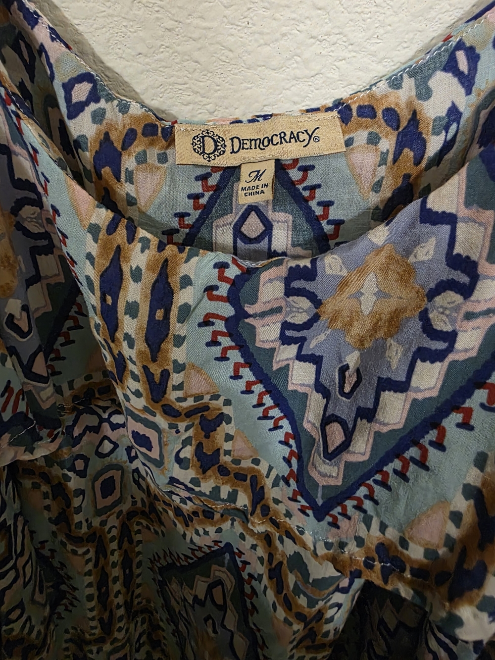 Democracy Cold-Shoulder Geometric Print Blouse in Blue and Cream - Picture 3 of 4